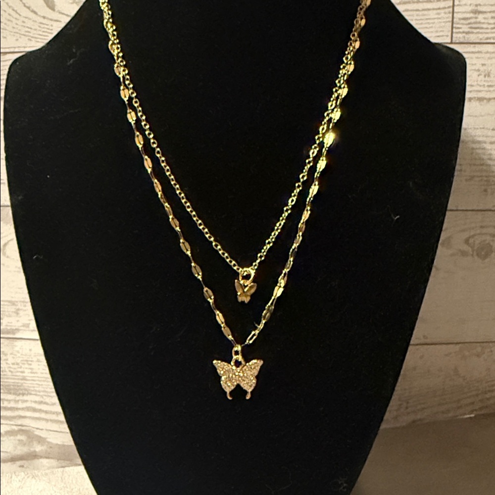 Elegant Gold Butterfly Layered Necklace